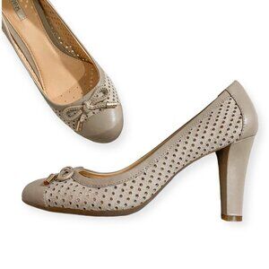 GEOX Marian perforated leather pumps with bows. Size 38 EU, in taupe color